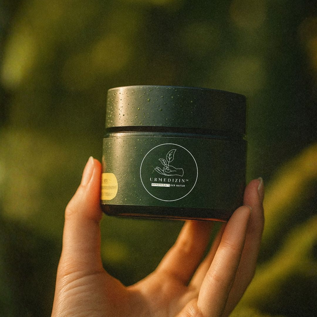 Reines Shilajit Harz als traditionelles Naturprodukt aus dem Himalaya in bester Qualität